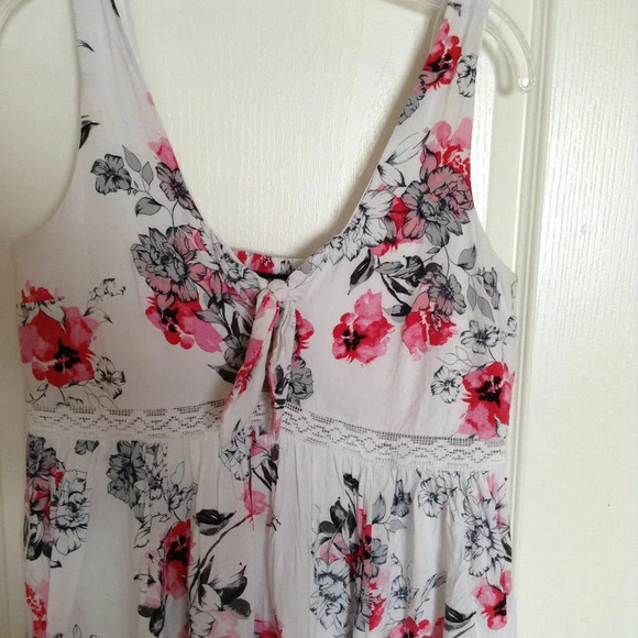 Torrid Women's Summer Floral Sleeveless Dress Vacation Fully Lined Ruffle Size 0 - Picture 2 of 8